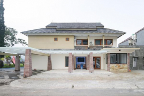 RedDoorz Plus At Panorama Villas Batu